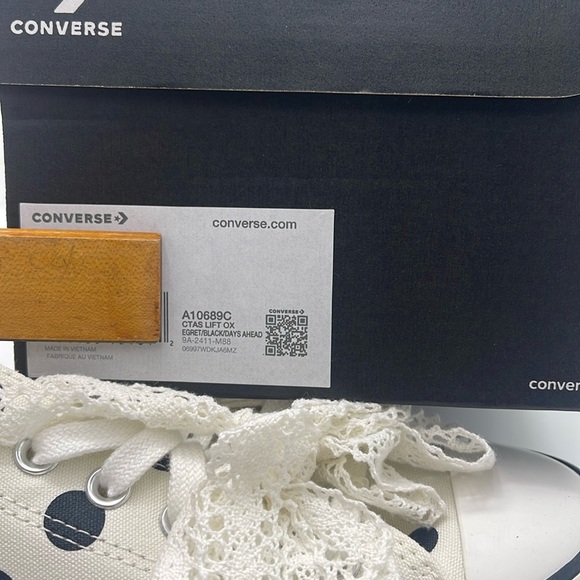Converse WMNS Polka Dot Platform Sneakers A10689C CTAS LIFT OX
EGRET/BLACK/DAYS - Picture 16 of 16